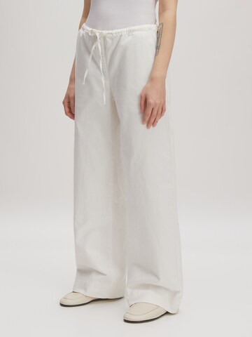 regular Jeans 'Mabel' di EDITED in bianco: frontale