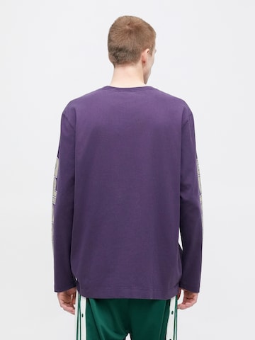 ADIDAS ORIGINALS T-shirt i lila