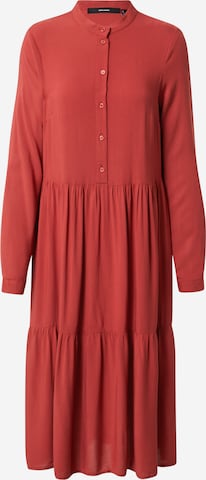 VERO MODA - Vestido camisero en rojo: frente