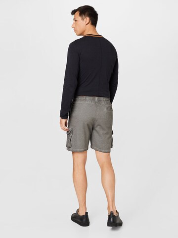 SikSilk - regular Pantalón cargo en gris