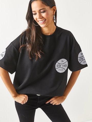olalook Shirt in Black: front