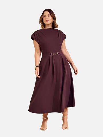 Rochie de la Friends Like These pe roșu: față