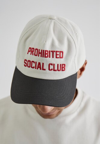 Prohibited Cap in Weiß: Vorderseite