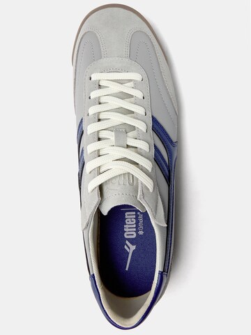 Sneaker low de la Pull&Bear pe gri