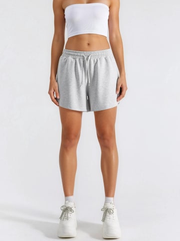 Pantalon Busem en gris : devant