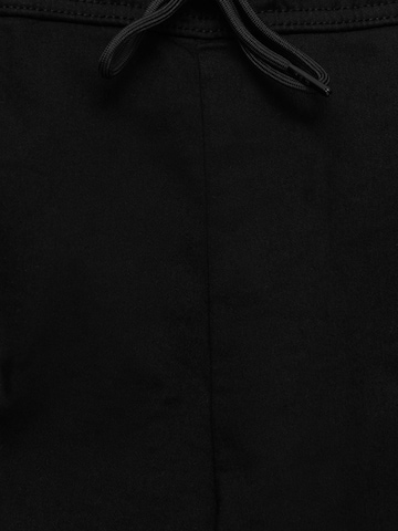 Regular Pantaloni cu buzunare de la Pull&Bear pe negru