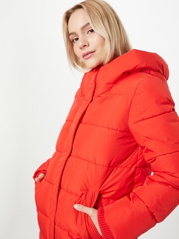 Manteau d’hiver ESPRIT en rouge
