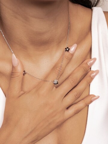 Collana 'Forget-Me-Not' di Hey Happiness in argento
