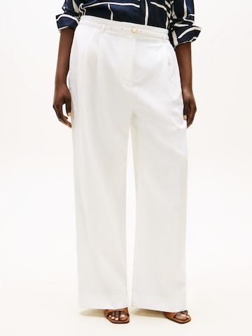 Tommy Hilfiger Curve Широкий Брюки со складками в Белый: спереди