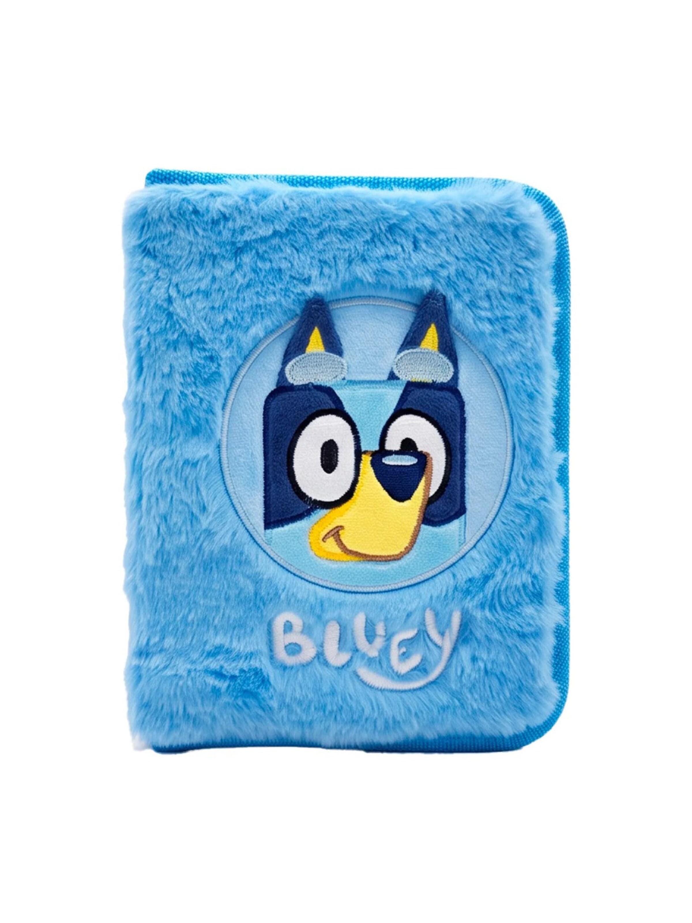 Poche ventrale 'Bluey Gevulde Fluffy Etui 1 Zipper Etui met Schoolspullen Pluche Etui Officiële Bluey Merchandise' Bluey en bleu : devant