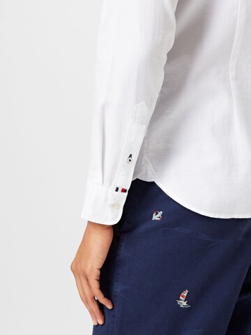 TOMMY HILFIGER Slim fit Ing - fehér