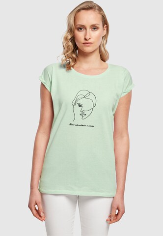 Merchcode Shirt 'WD - Woman Figure' in Groen: voorkant