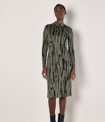 Robe ' ' Apricot en vert