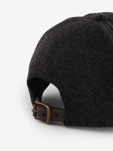 Next Beanie in Black