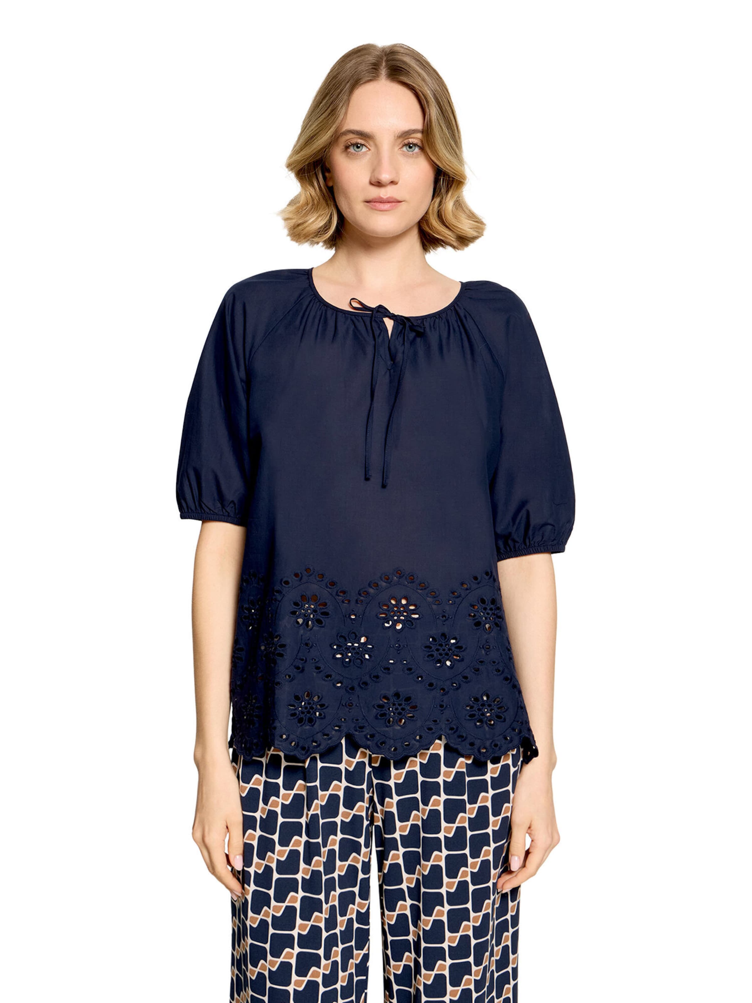 Betty Barclay Blouse in Blue: front