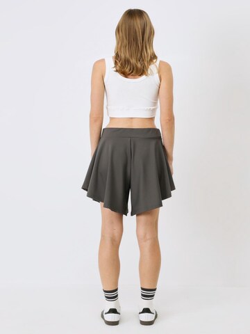 C&City Loosefit Shorts in Grau