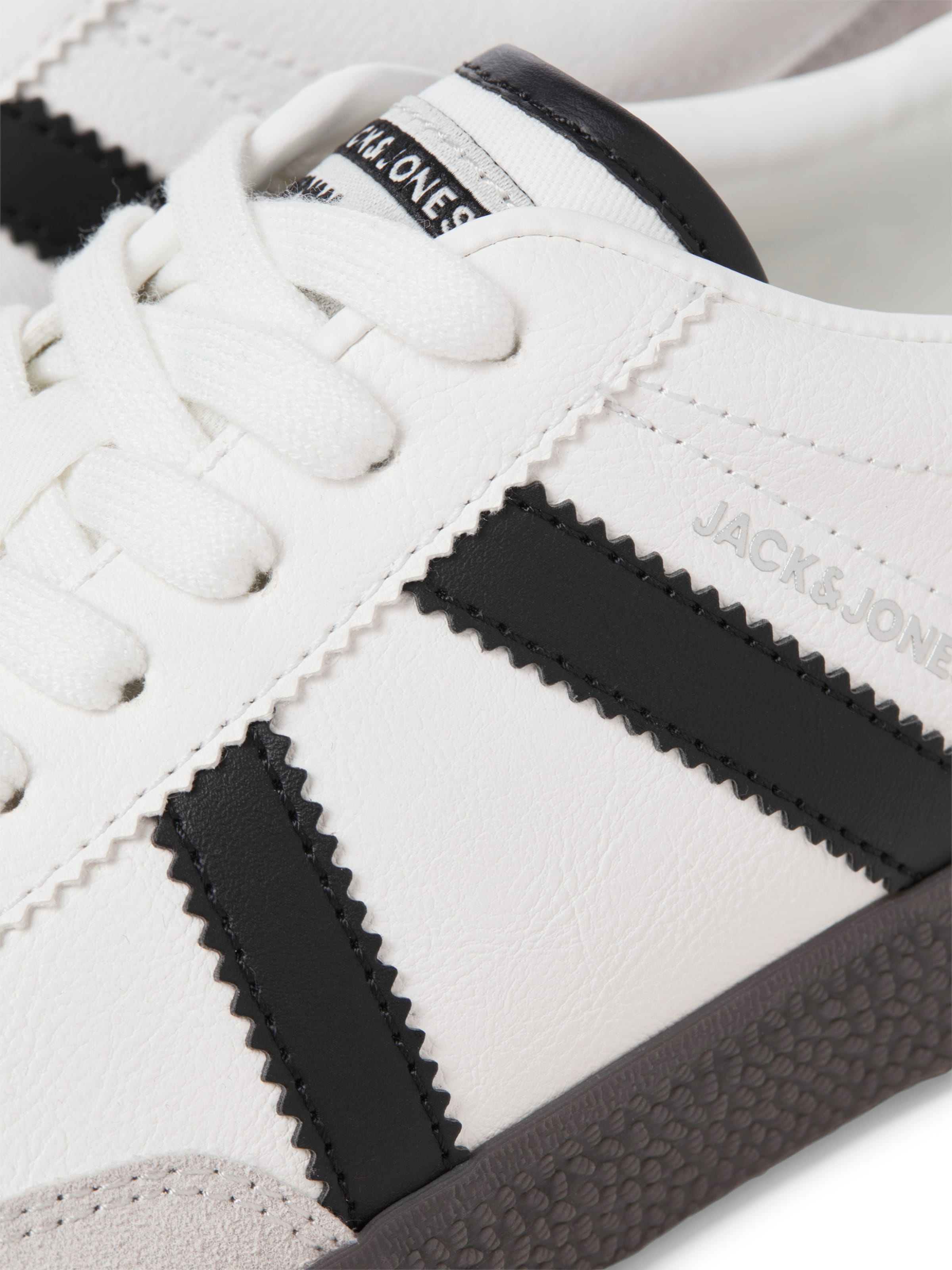 Adidas hecho en china jones hotsell