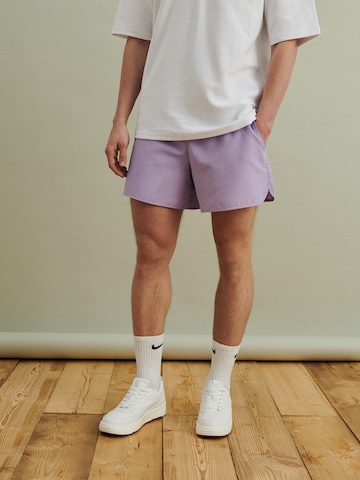 DAN FOX APPAREL Regular Badshorts 'Yigit' i lila