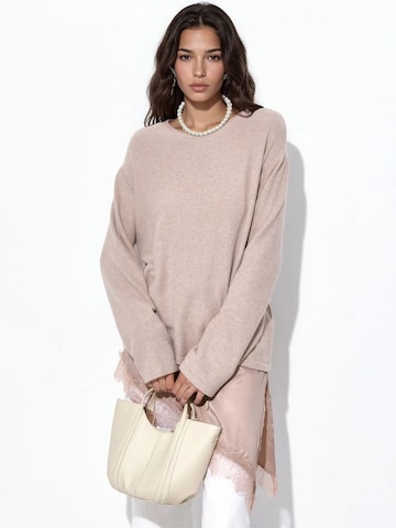 Pullover di Busem in beige: frontale