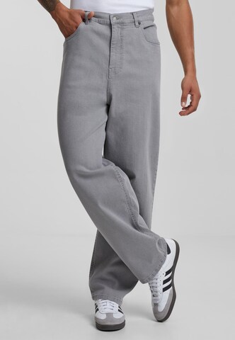 Loosefit Jeans '90's' di Urban Classics in grigio