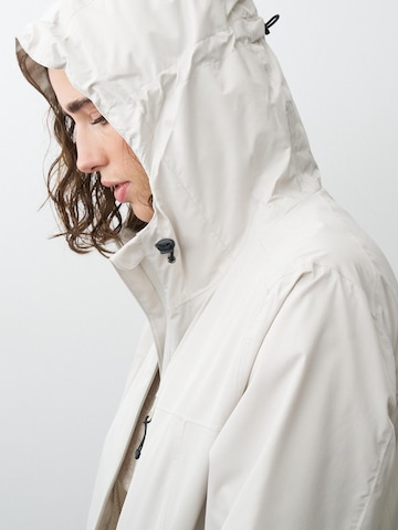 ONUA Raincoat 'Breeze' in Beige