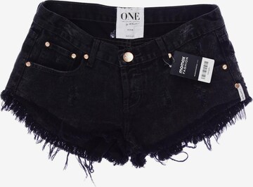 One Teaspoon Shorts in L in Black: front