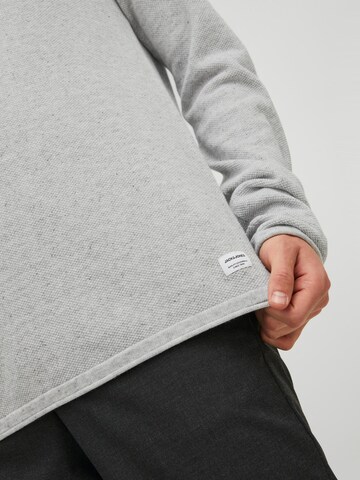 JACK & JONES Pullover 'HILL' i grå