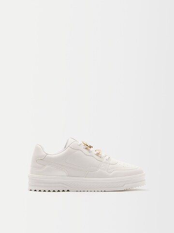 Bershka Sneaker in Weiß