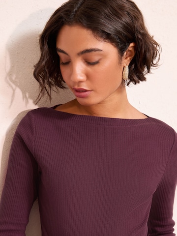 raudona Friends Like These Marškinėliai