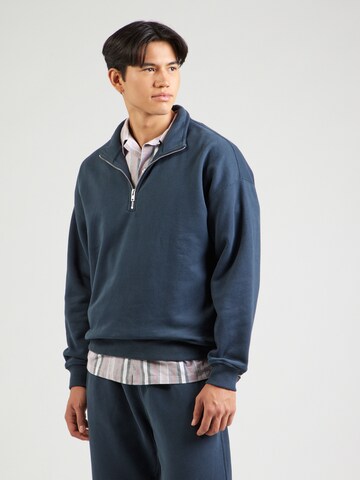 Abercrombie & Fitch Mikina 'ESSENTIAL' – modrá: přední strana