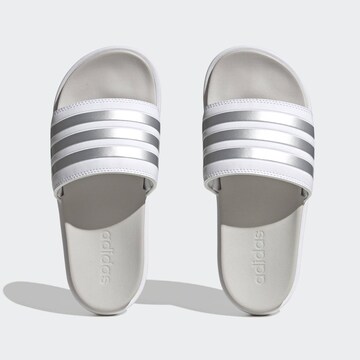 balta ADIDAS SPORTSWEAR Sandalai / maudymosi batai 'adilette'