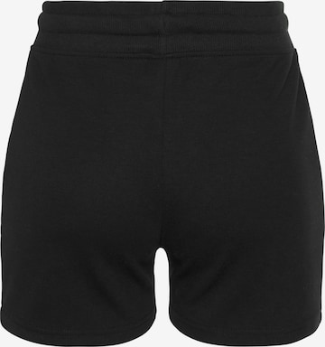 BENCH Regular Shorts in Schwarz