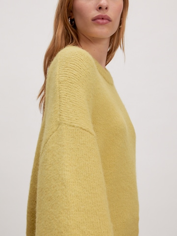 Pull-over 'Lainey' EDITED en jaune