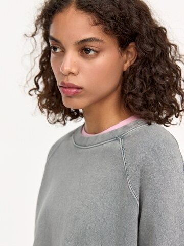 Pull&Bear Sweatshirt in Grey
