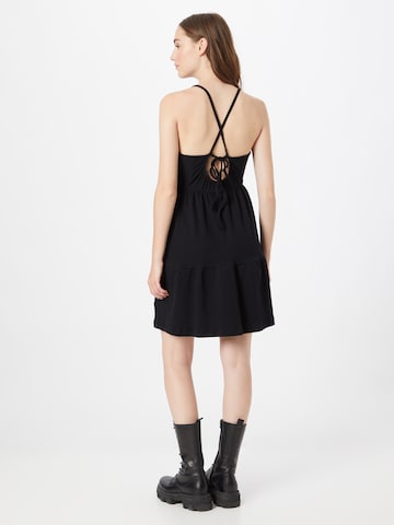 Robe 'Ava' ABOUT YOU en noir