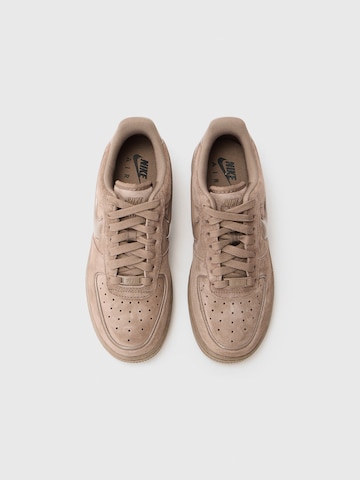 Sneaker bassa 'Air Force 1 '07' di Nike Sportswear in marrone