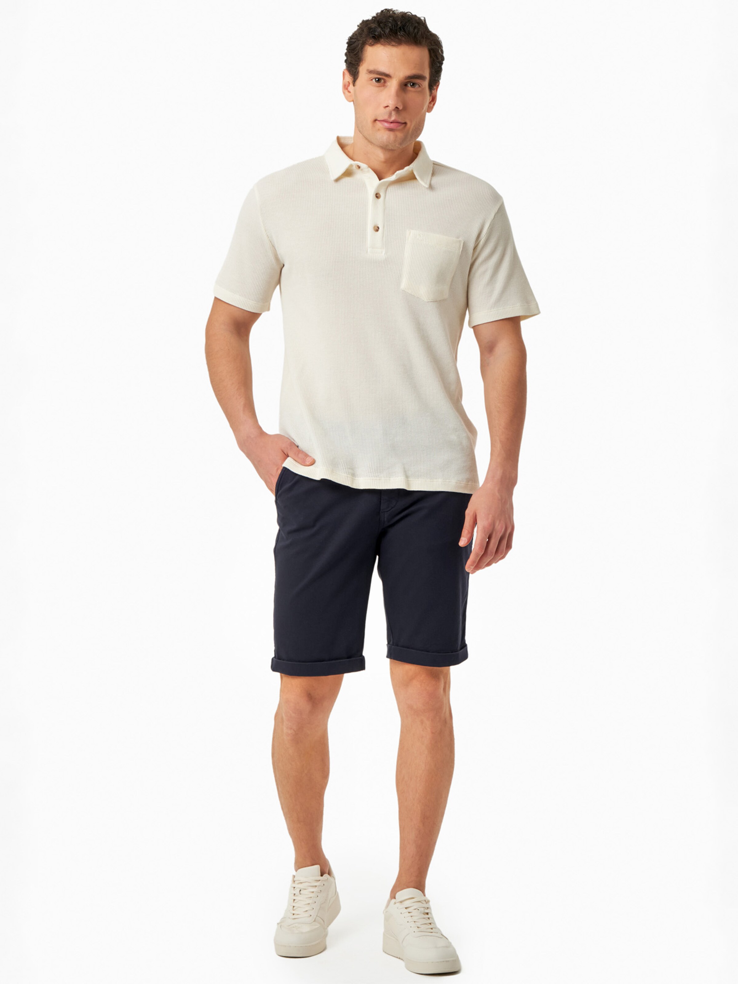 Organication Slimfit Shorts in Schwarz