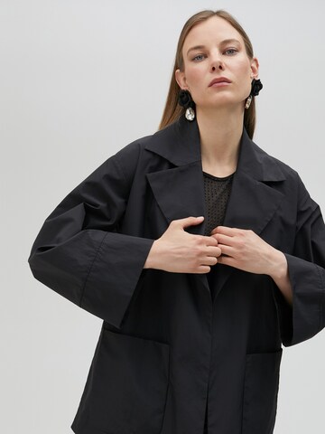 Lola Casademunt Blazers in Zwart
