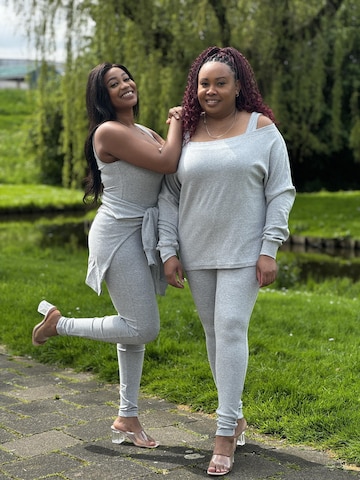 Mowi Fit Tracksuit in Grey