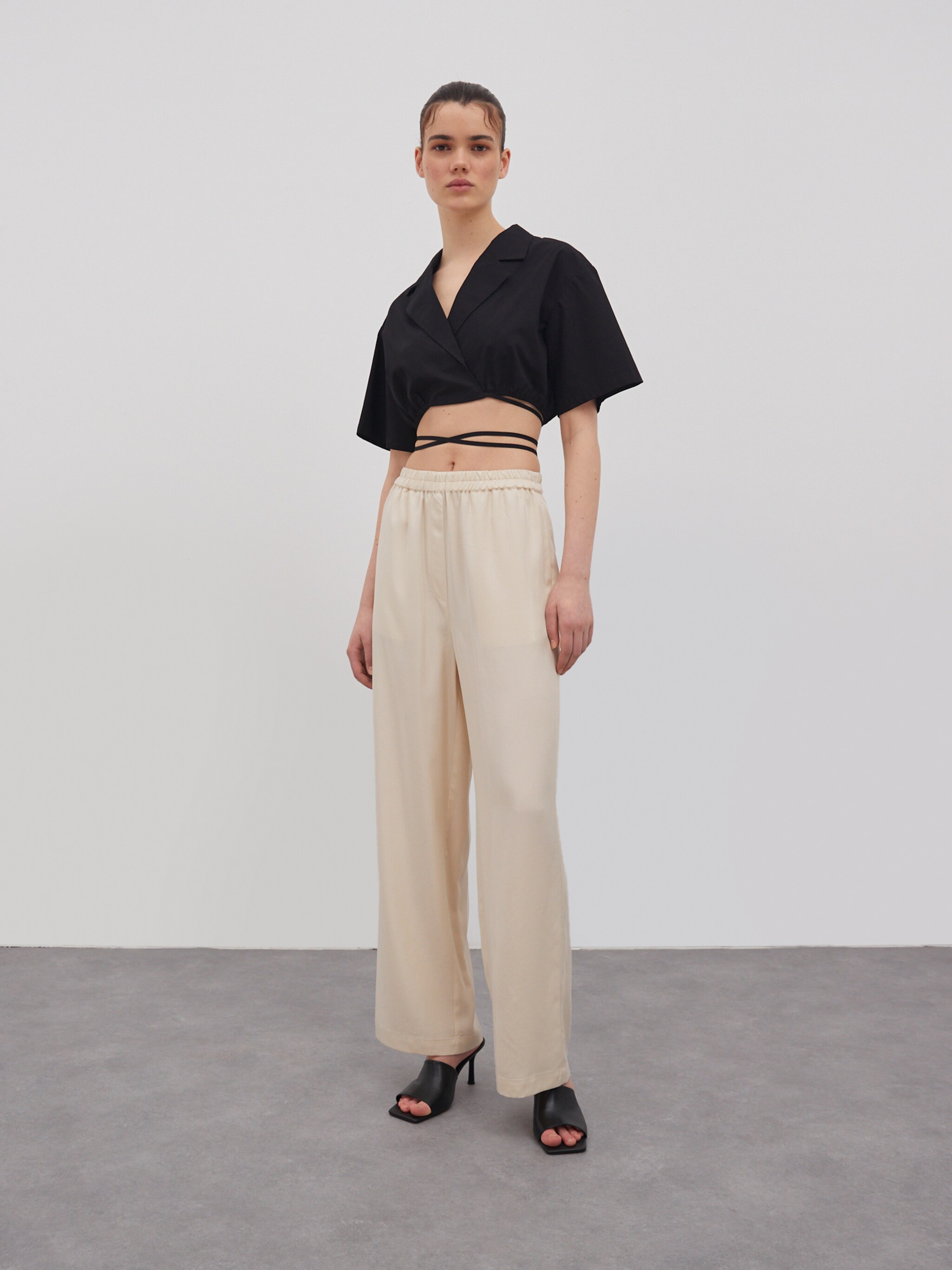 EDITED Produkte Bluse (GOTS) schwarz