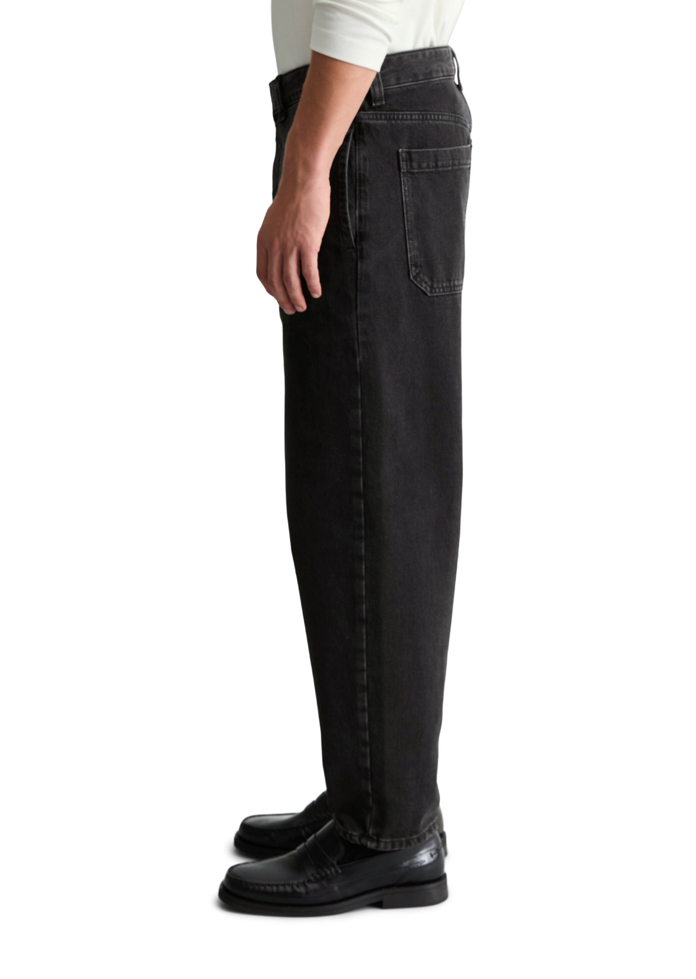 Marc O'Polo DENIM Tapered Jeans in Schwarz: Seite