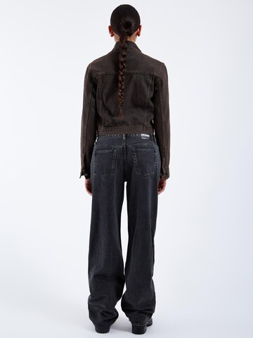Dr. Denim Tussenjas 'Becky' in Bruin