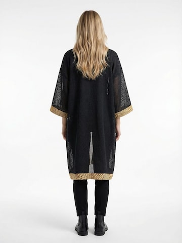 Shop Karey - Kimono 'Ethereal Block' en negro