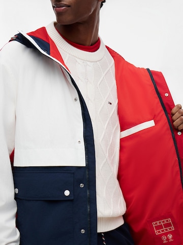 mėlyna Tommy Jeans Demisezoninė striukė