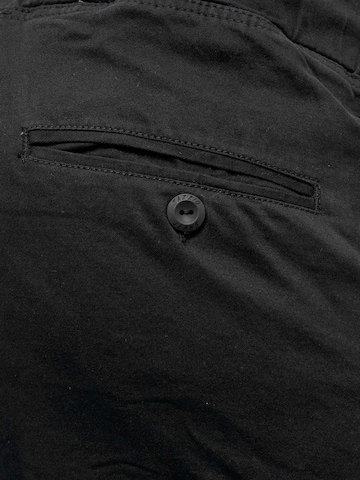 Tazzio Regular Cargohose '16610' in Schwarz
