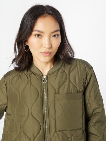 Veste mi-saison 'VIOLA' ONLY en vert