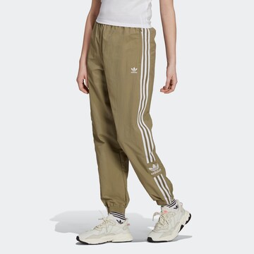 Loosefit Pantaloni di ADIDAS ORIGINALS in verde