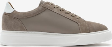 Baskets basses Derimod en beige : devant