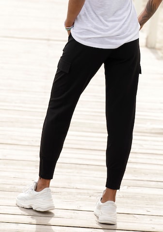 Slimfit Pantaloni sportivi di VENICE BEACH in nero