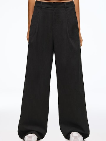 Wide Leg Pantalon à pince Bershka en gris